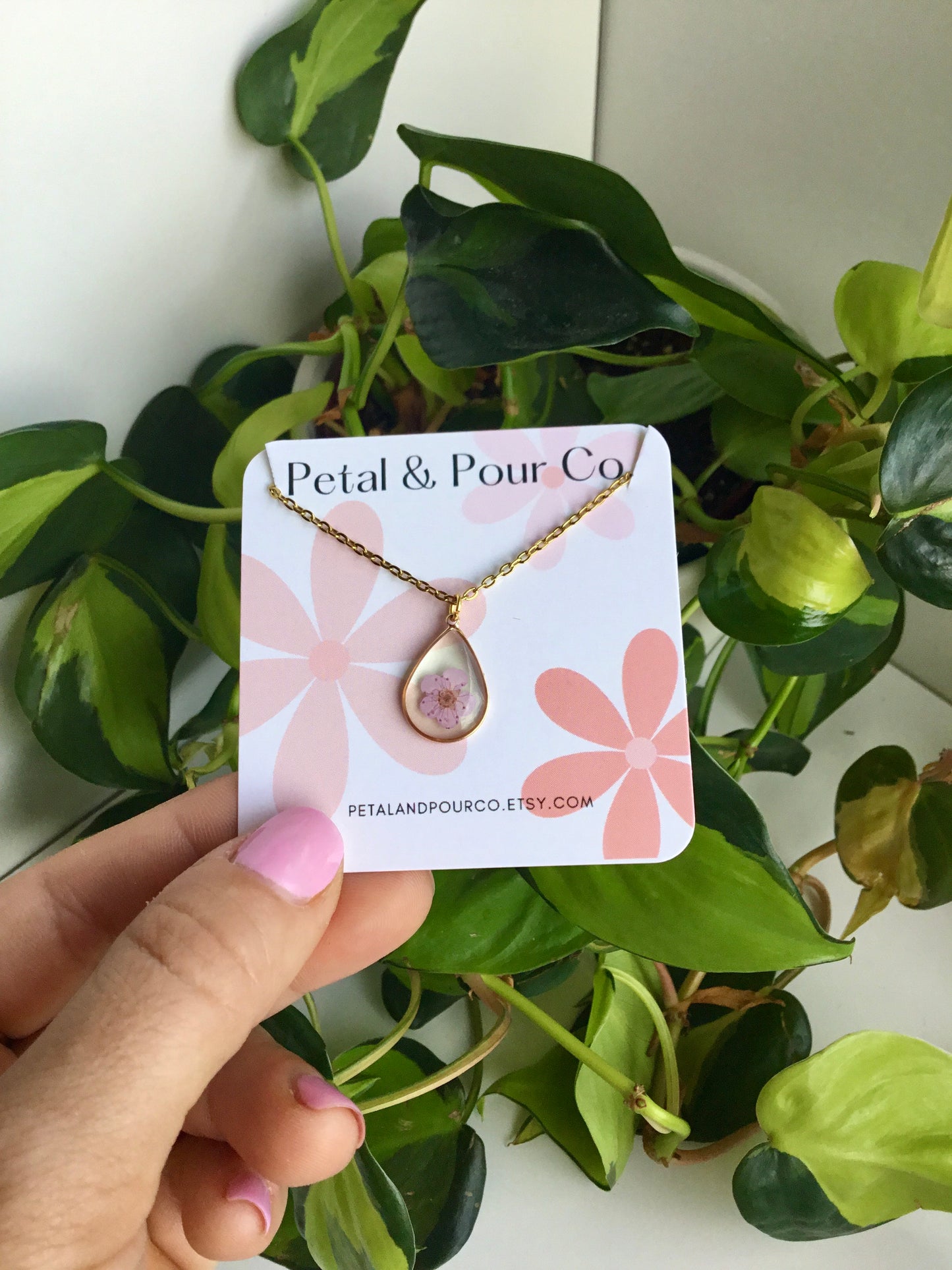 Real Flower Teardrop Necklace (Gold)