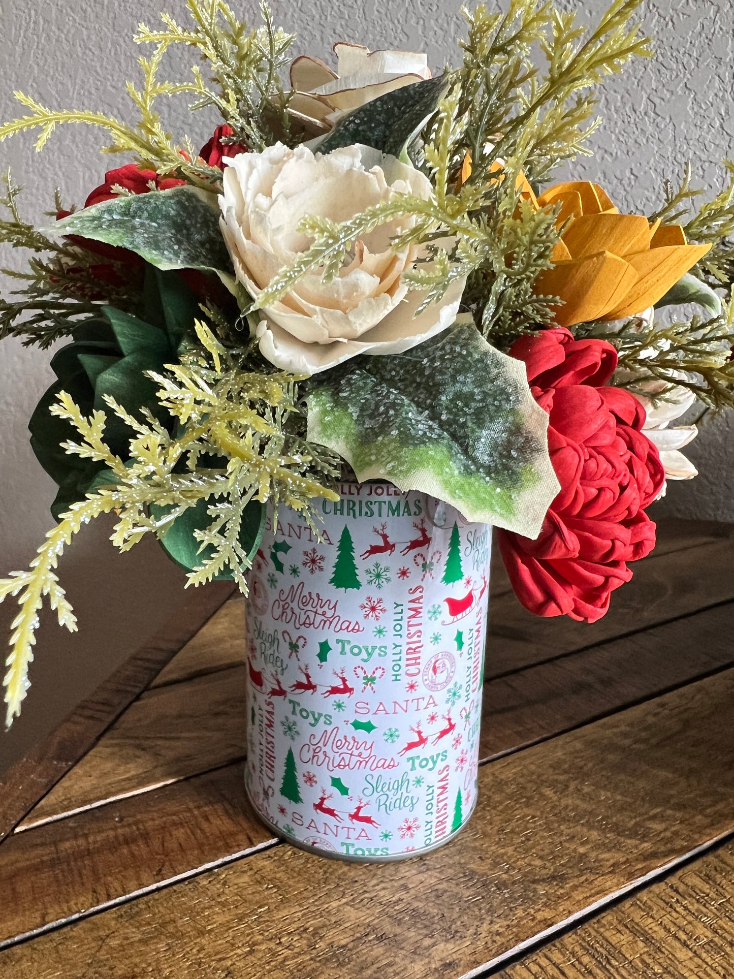 Sola Wood flowers in Christmas tin