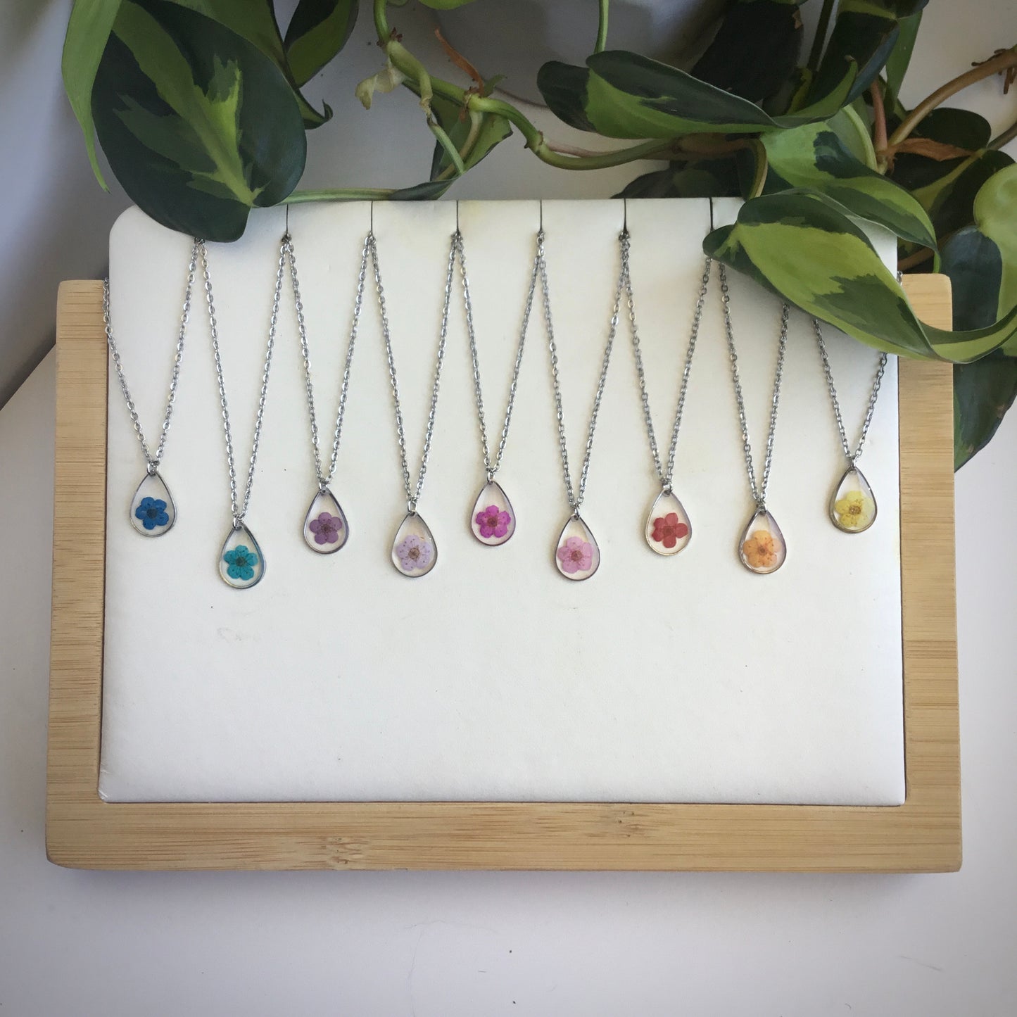 Real Flower Teardrop Necklace (Silver)