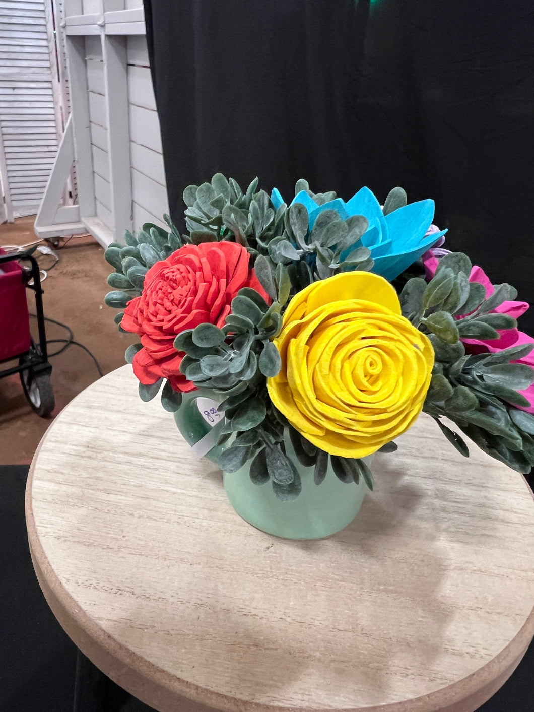 Sola wood flowers in small Cup