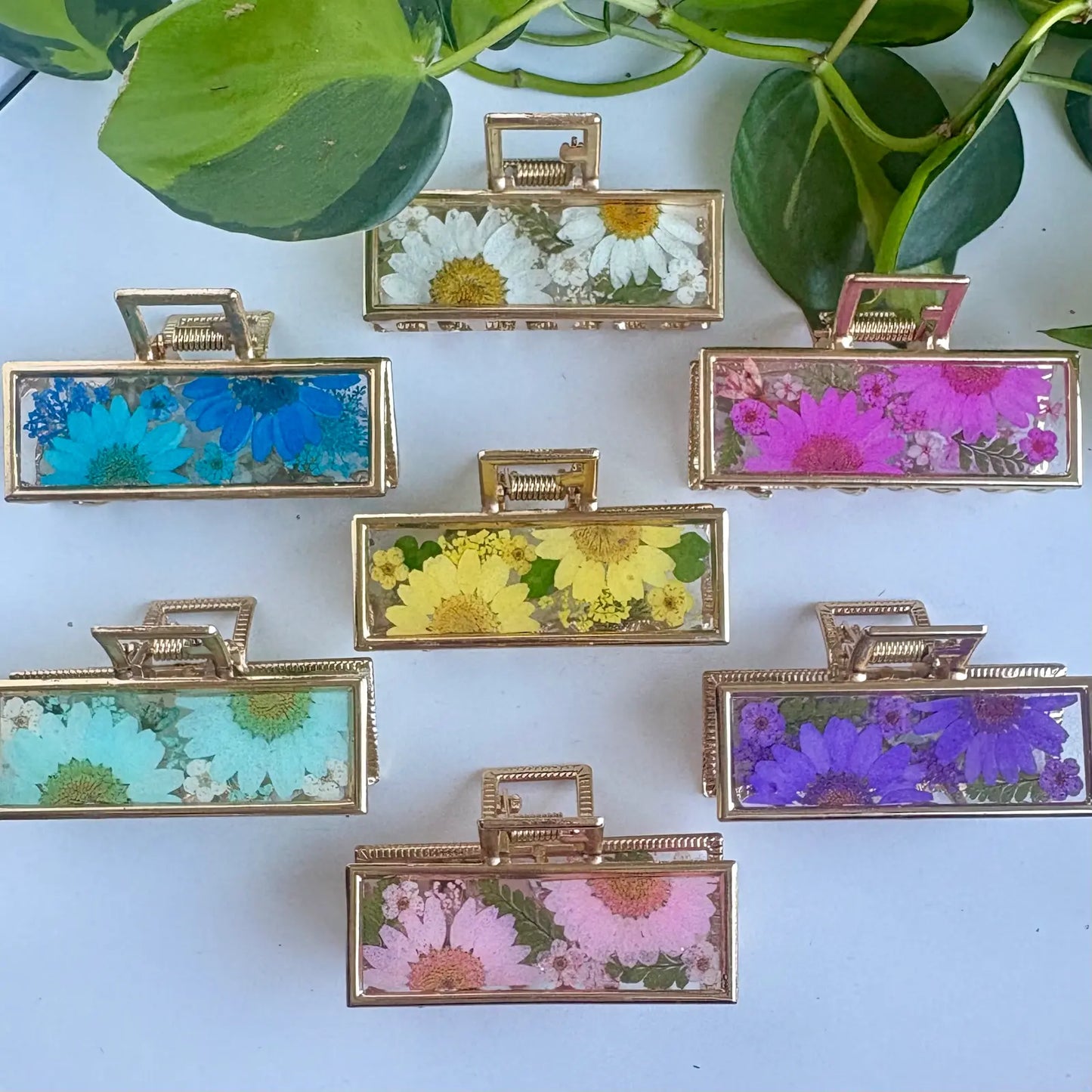 Real Flower Gold Claw Clip