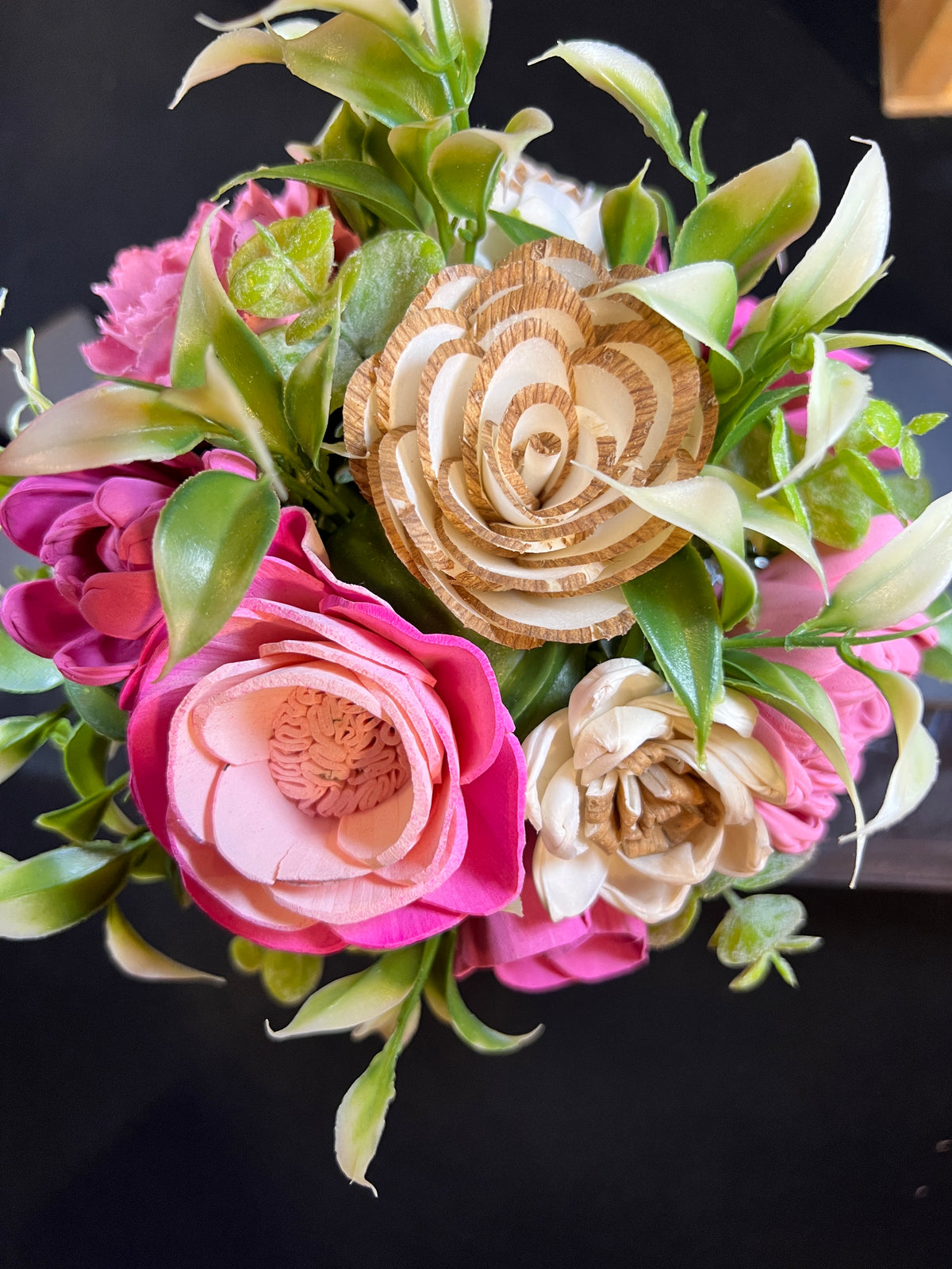 Sola wood flowers in pink pig ceramic container