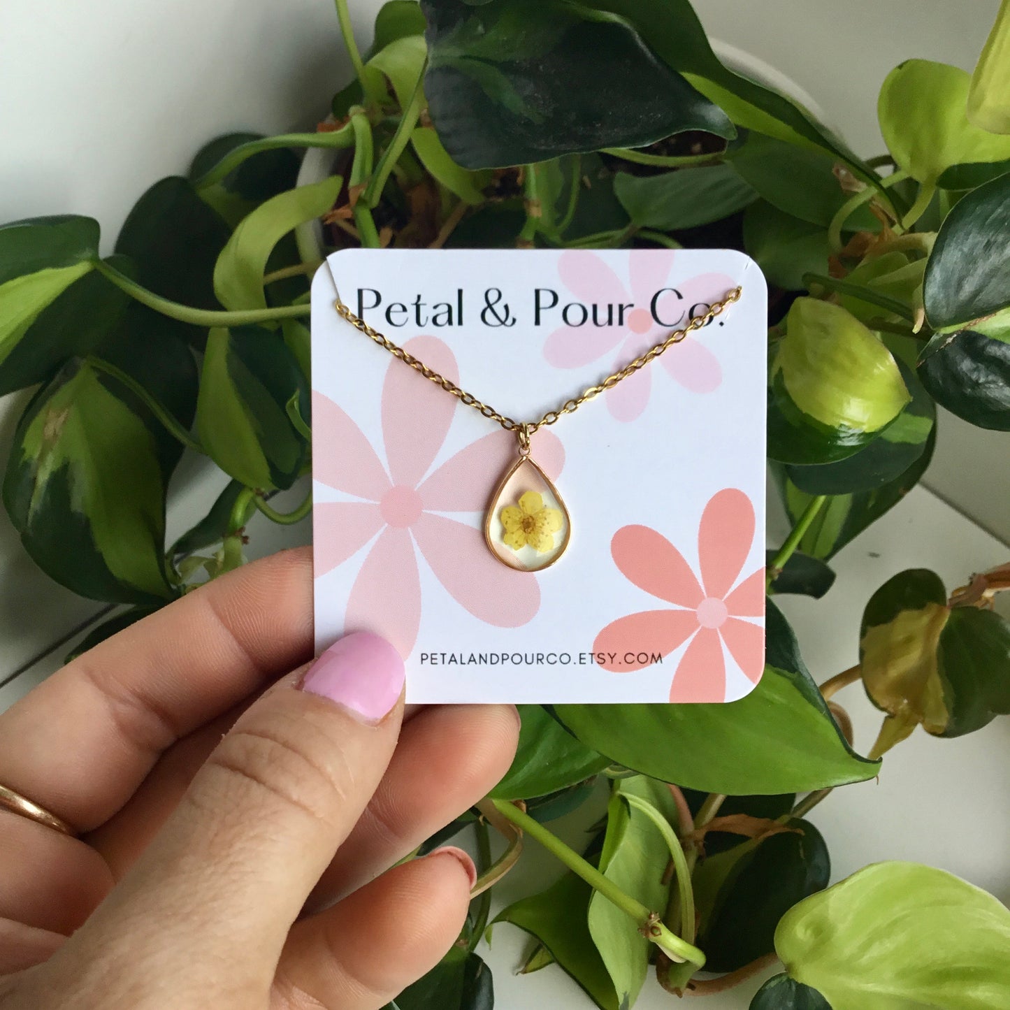 Real Flower Teardrop Necklace (Gold)