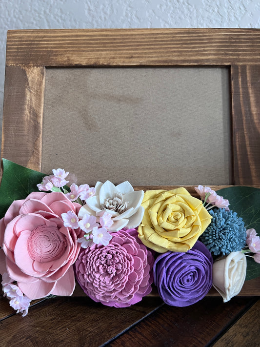 Sola Wood flowers on wood picture frame