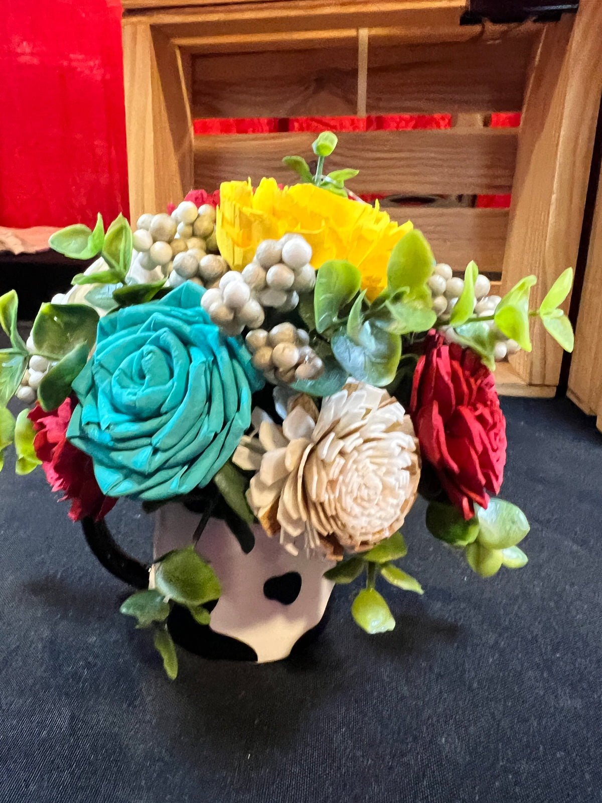 Sola wood flowers in small cow Cup