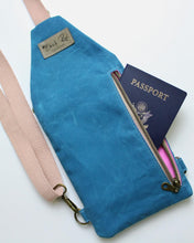 Mini Traveler Sling - Jullian In Pink