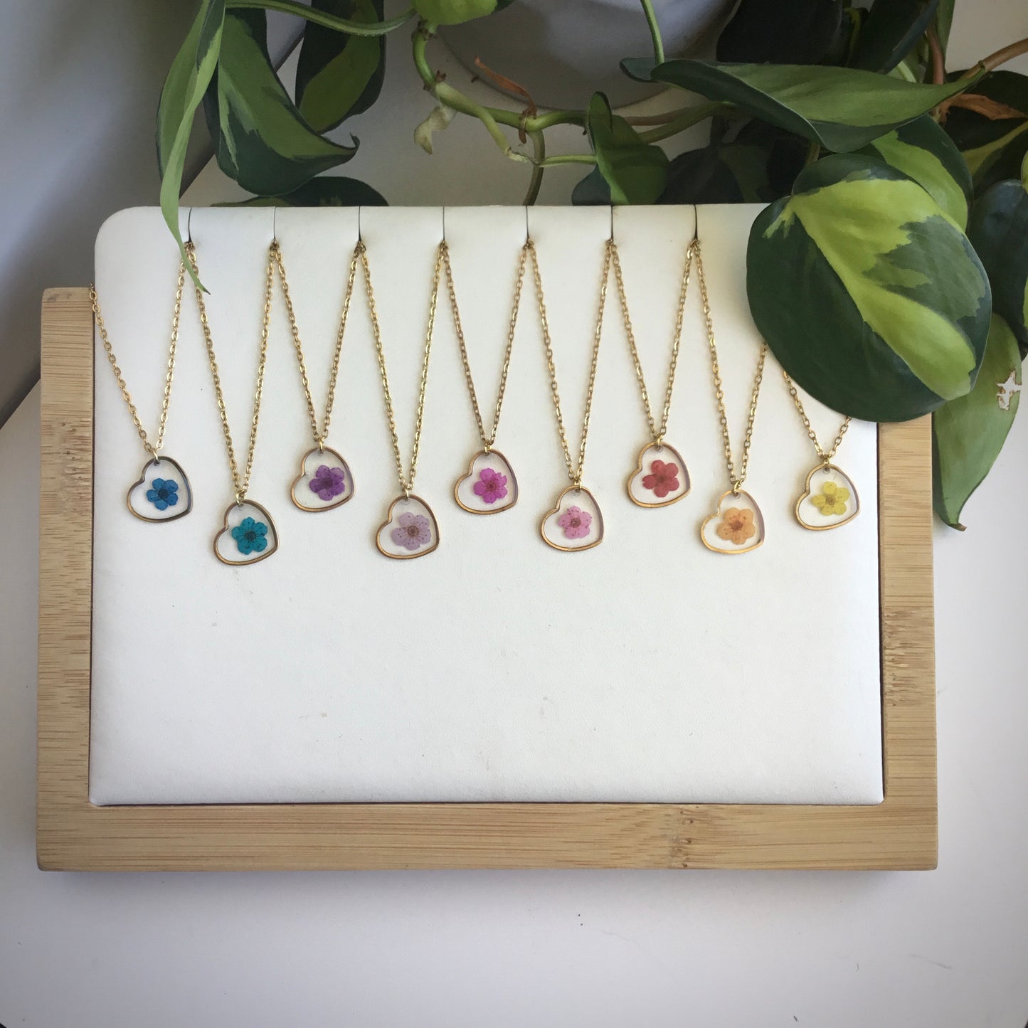 Real Flower Heart Necklace (Gold)