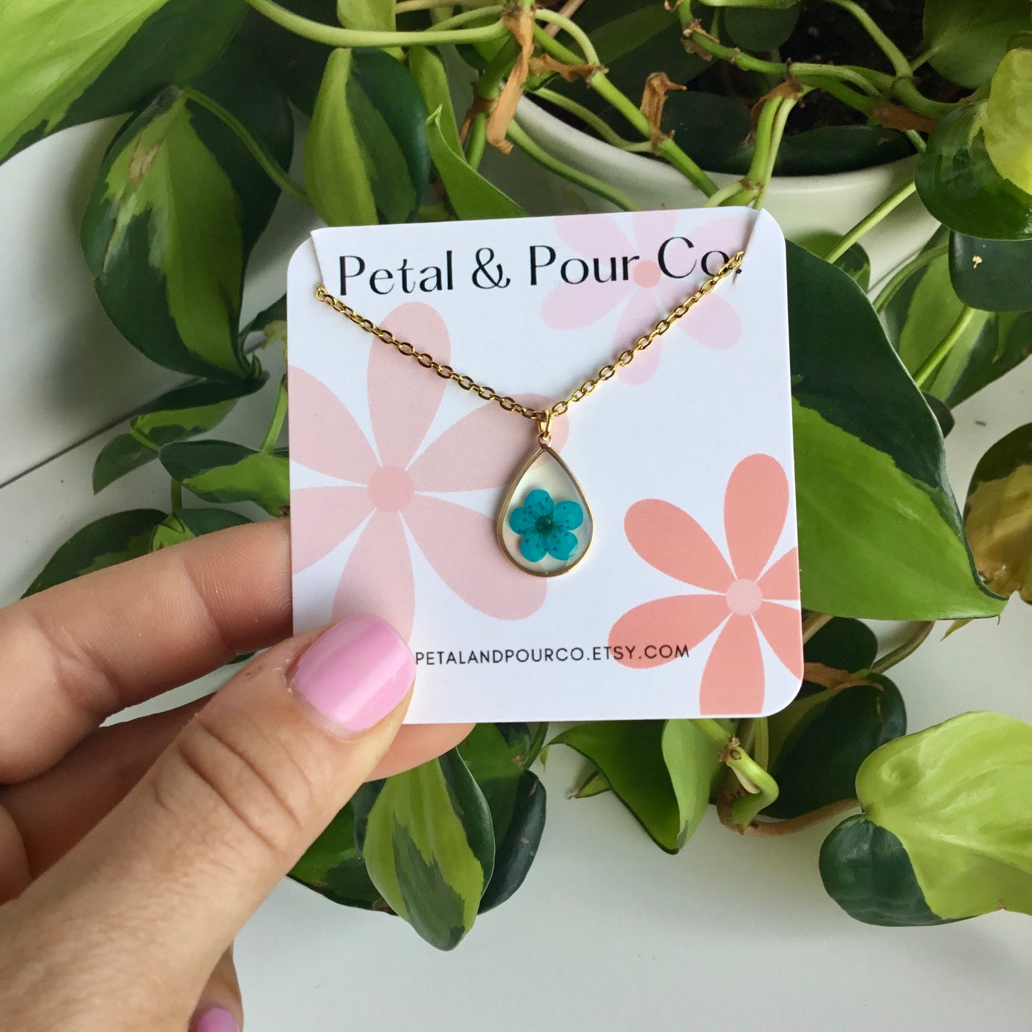 Real Flower Teardrop Necklace (Gold)