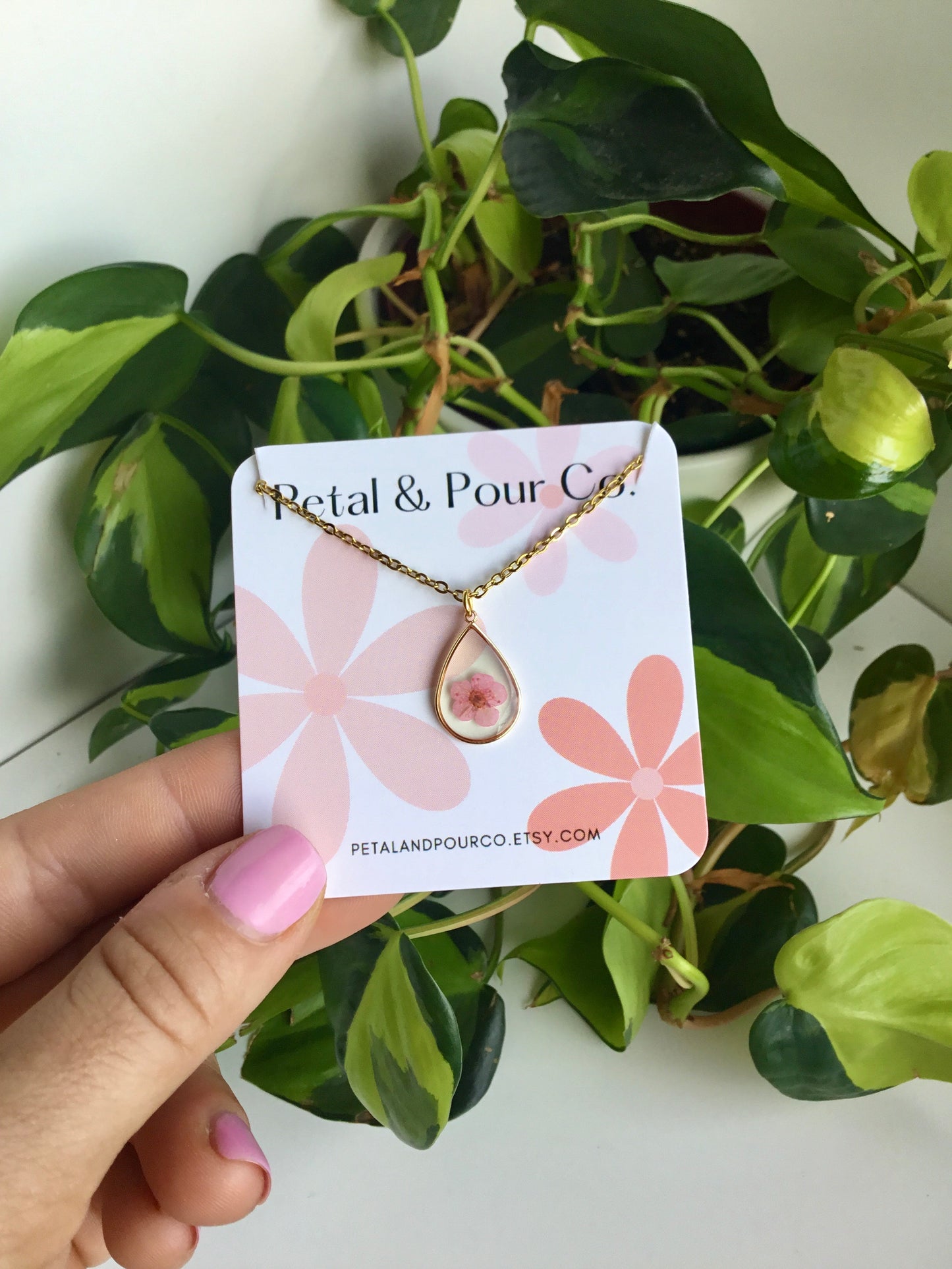 Real Flower Teardrop Necklace (Gold)