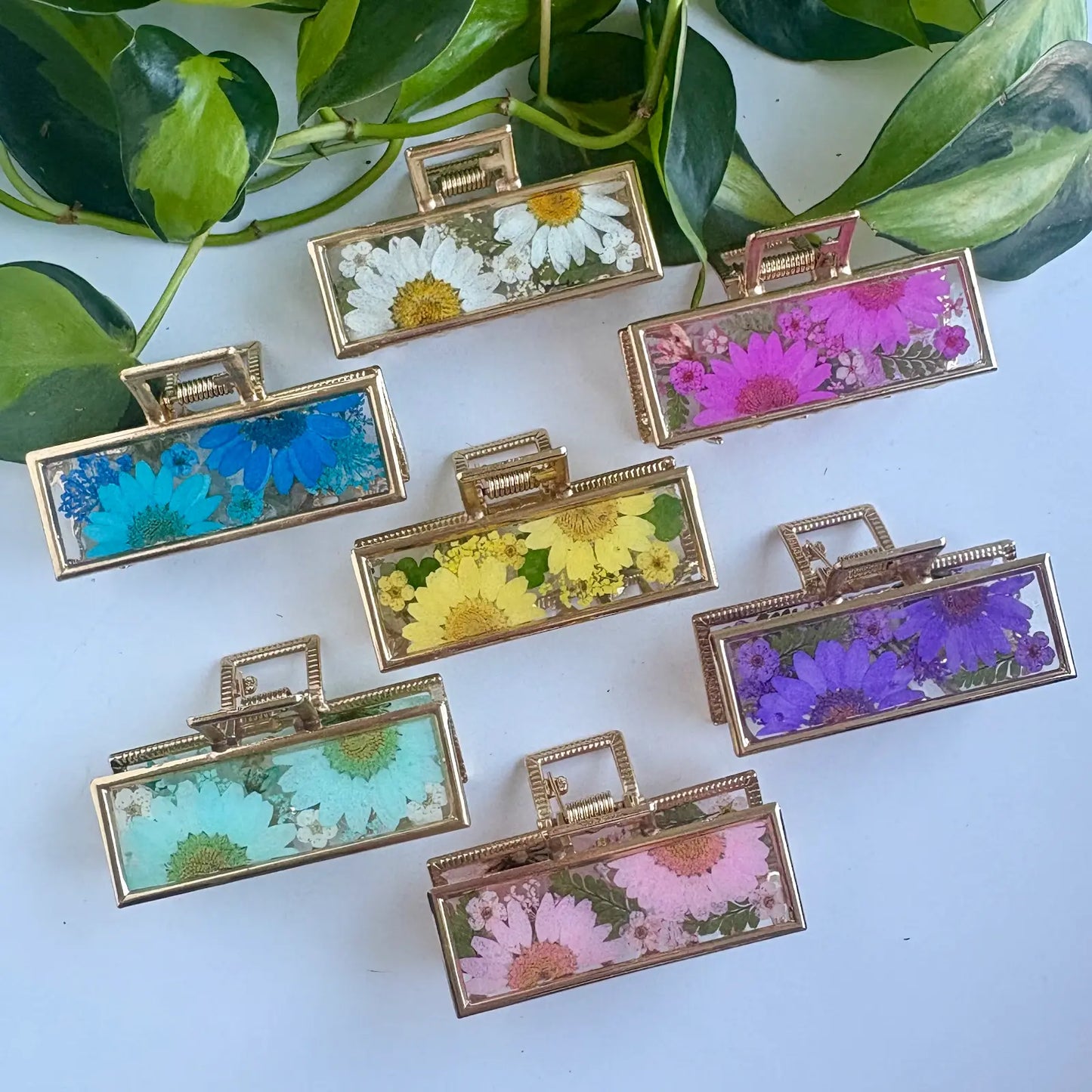 Real Flower Gold Claw Clip