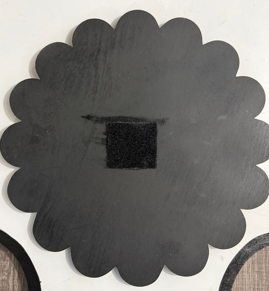 Removable scallop attachment