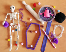 Muy Spooky Skeleton play dough kit