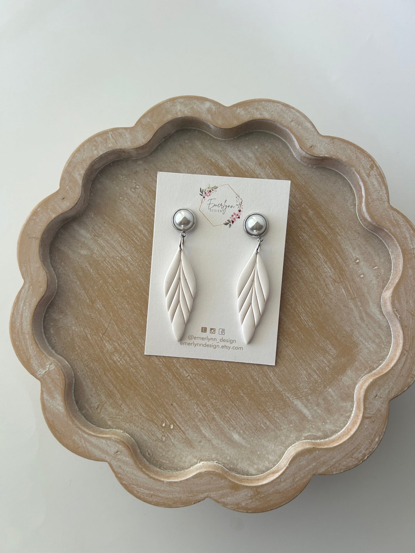 Elegant White leaf earring