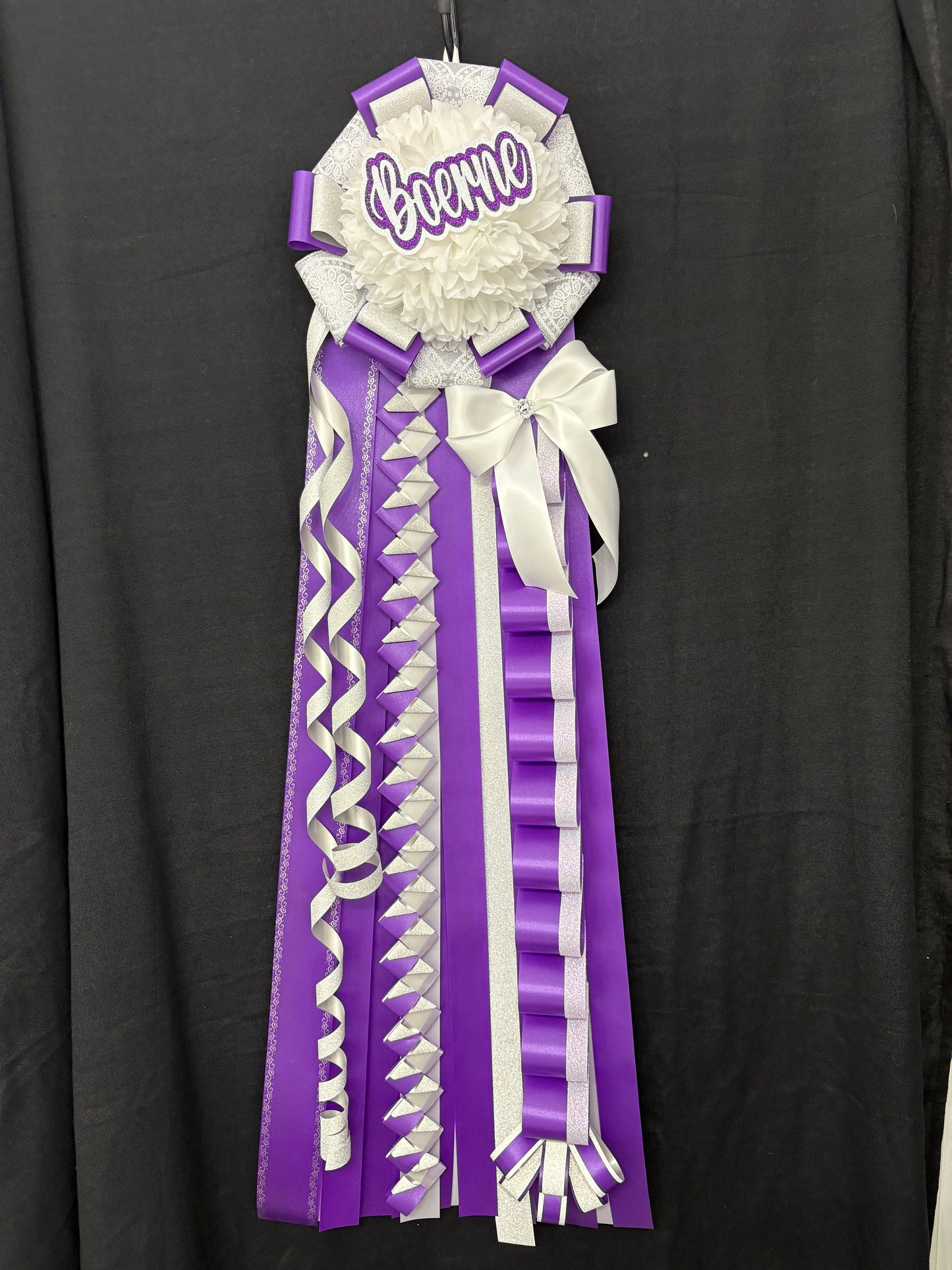 Boerne Deluxe Homecoming Mum 32" Brooke