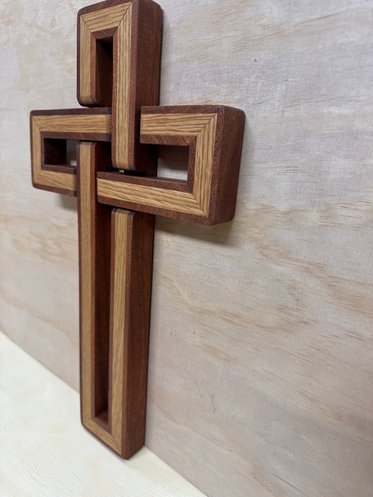 Oak/Sapele woven cross