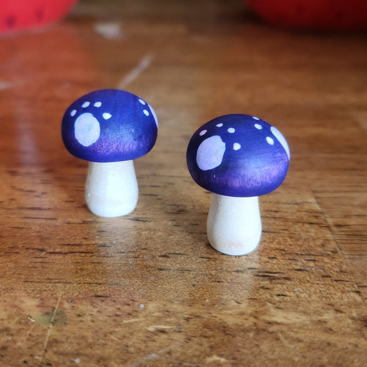 Plant buddies, tags and decor