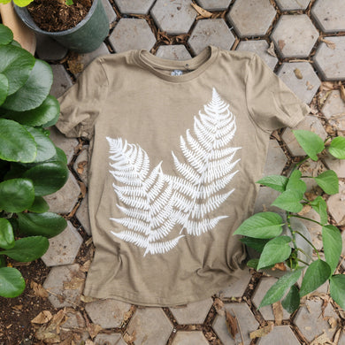 T-shirt- Fern shirt (relaxed crew tee) olive.